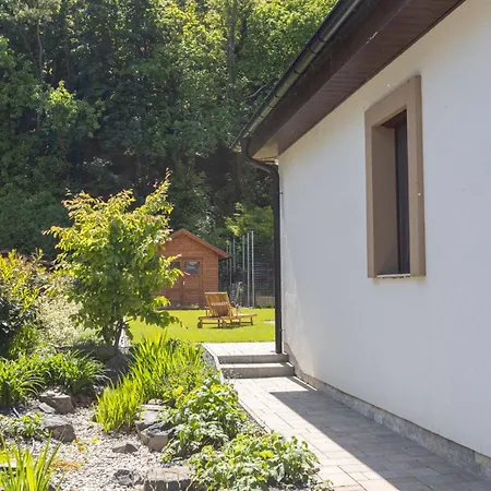 Otthon Foeldvaron Villa *